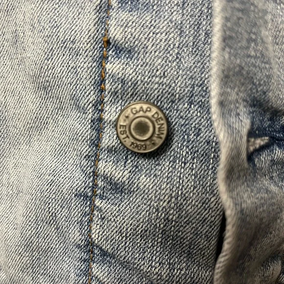 GAP Icon Denim Jacket with Washwell Size M